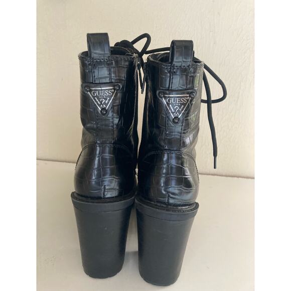 GUESS Women's Kaniela Ankle Boot Black Faux Crocodile Size 9M Booties - Picture 3 of 9